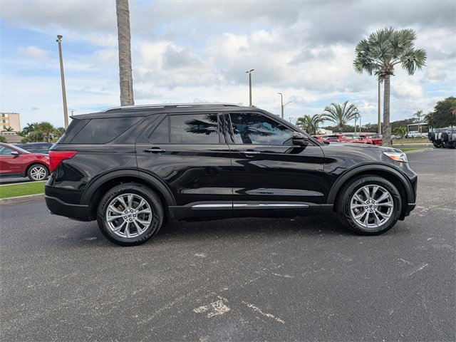 2022 Ford Explorer Limited photo 2