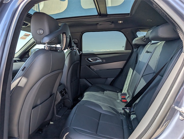 2025 Land Rover Range Rover Velar SE photo 4