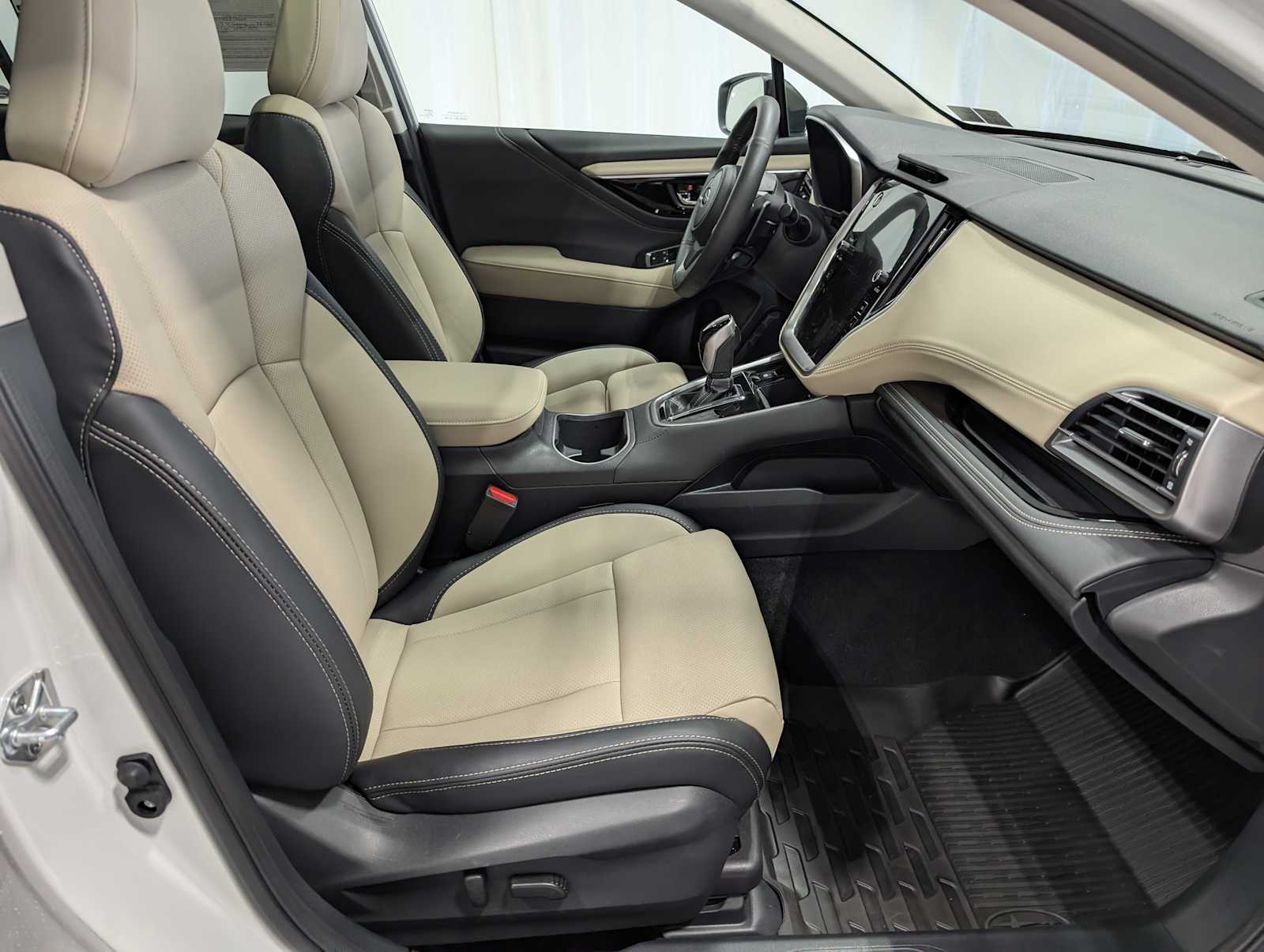 2025 Subaru Outback Limited XT photo 34