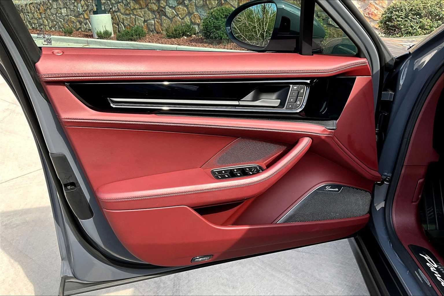2025 Porsche Panamera 4 photo 19