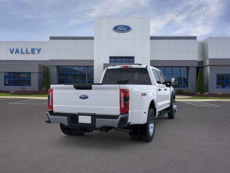 2025 Ford F-450 photo 7