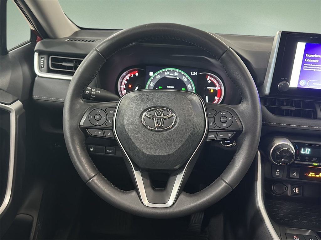 2024 Toyota RAV4 XLE photo 12