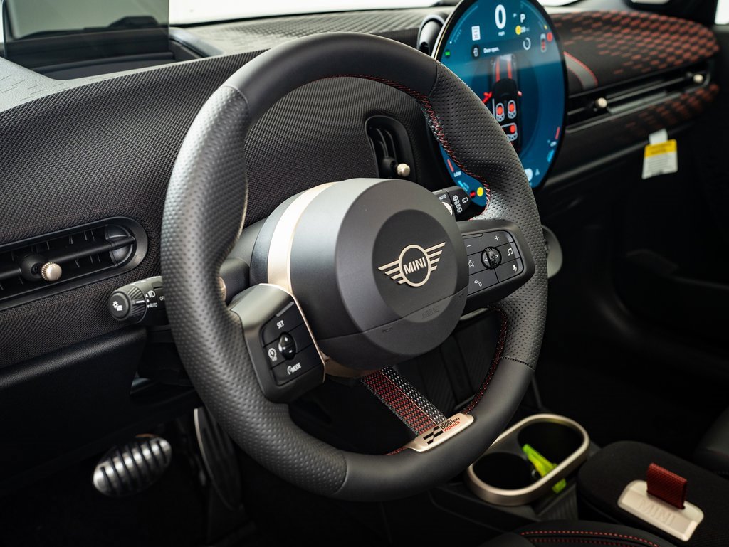 2025 Mini Cooper 2 Door Hardtop Iconic photo 4