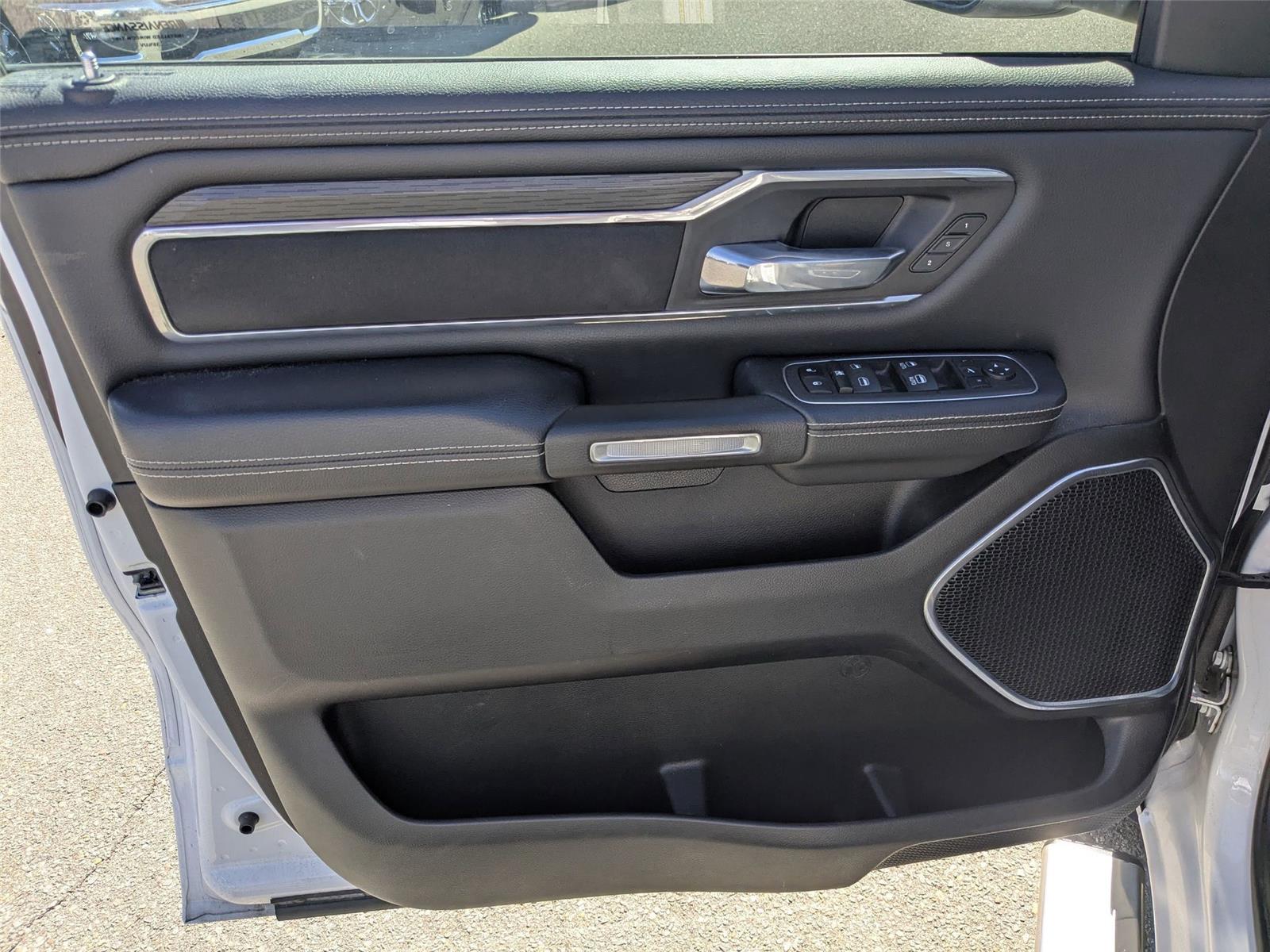 2023 Ram 1500 Laramie photo 9