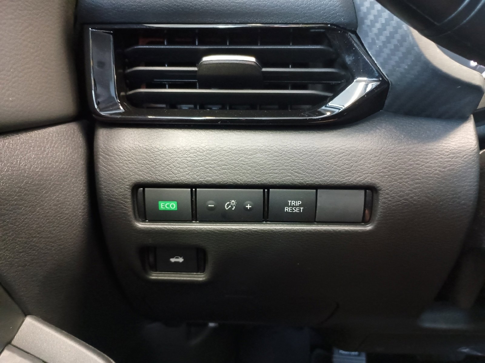 2025 Nissan Sentra SV photo 20