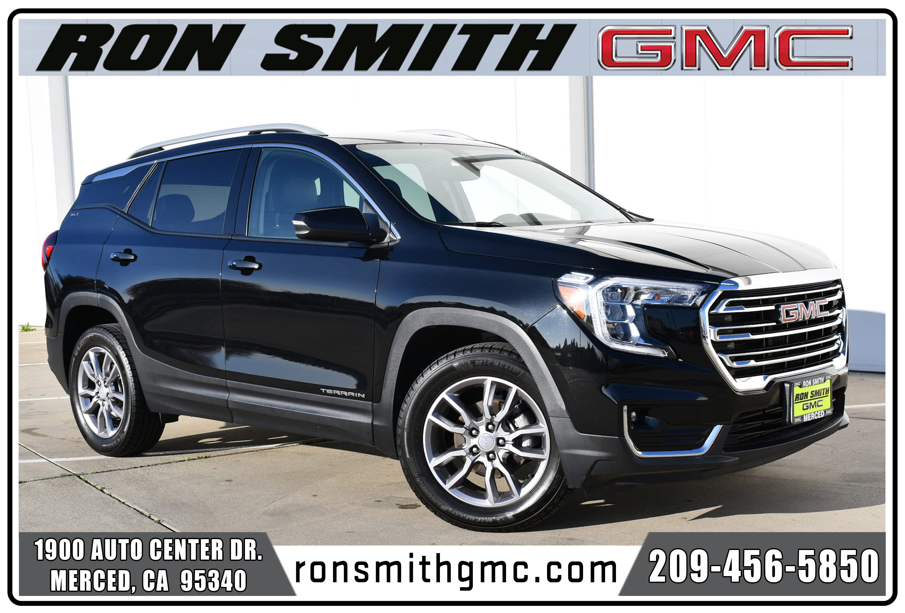 2024 GMC Terrain SLT's photo