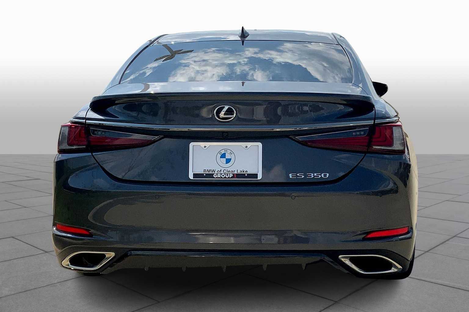 2022 Lexus ES F SPORT Handling photo 4