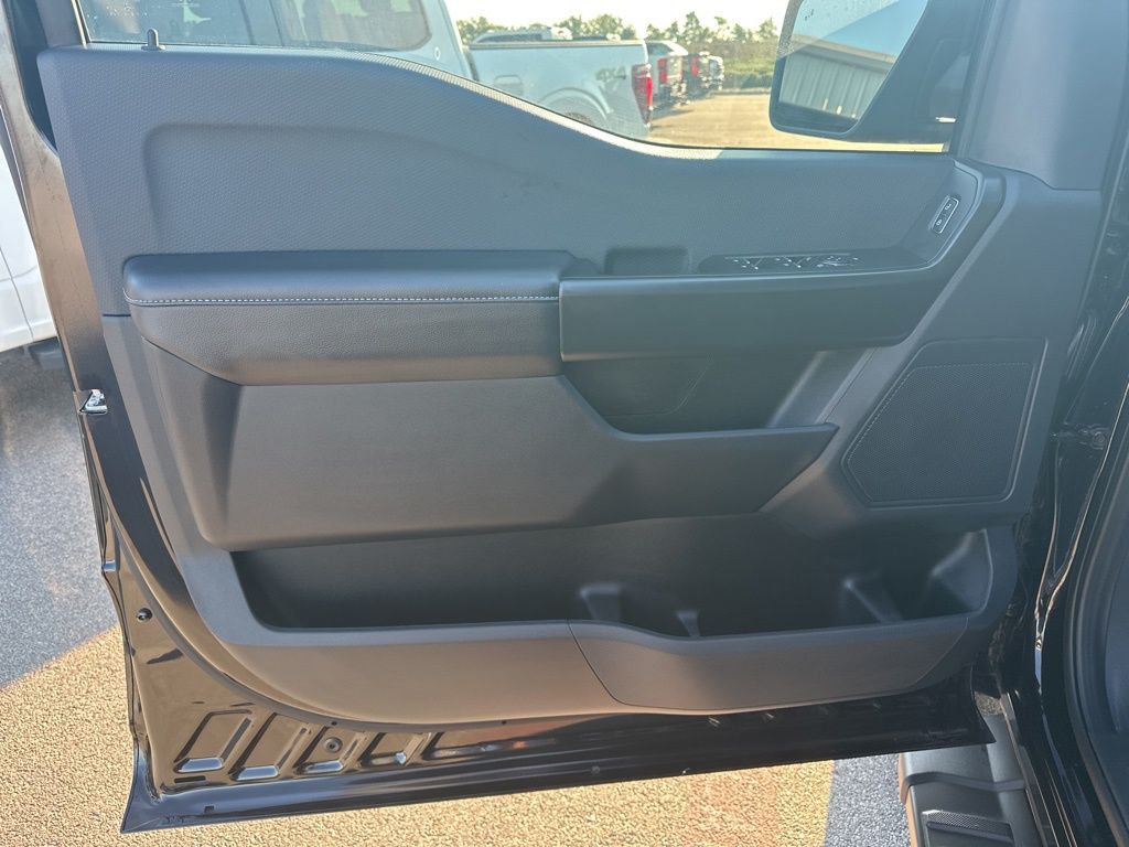 2025 Ford F-150 STX photo 7