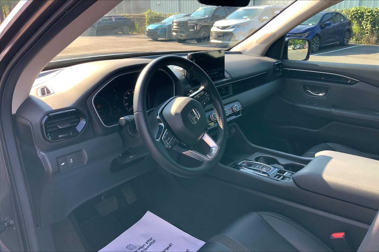 2025 Honda Pilot EX-L photo 12