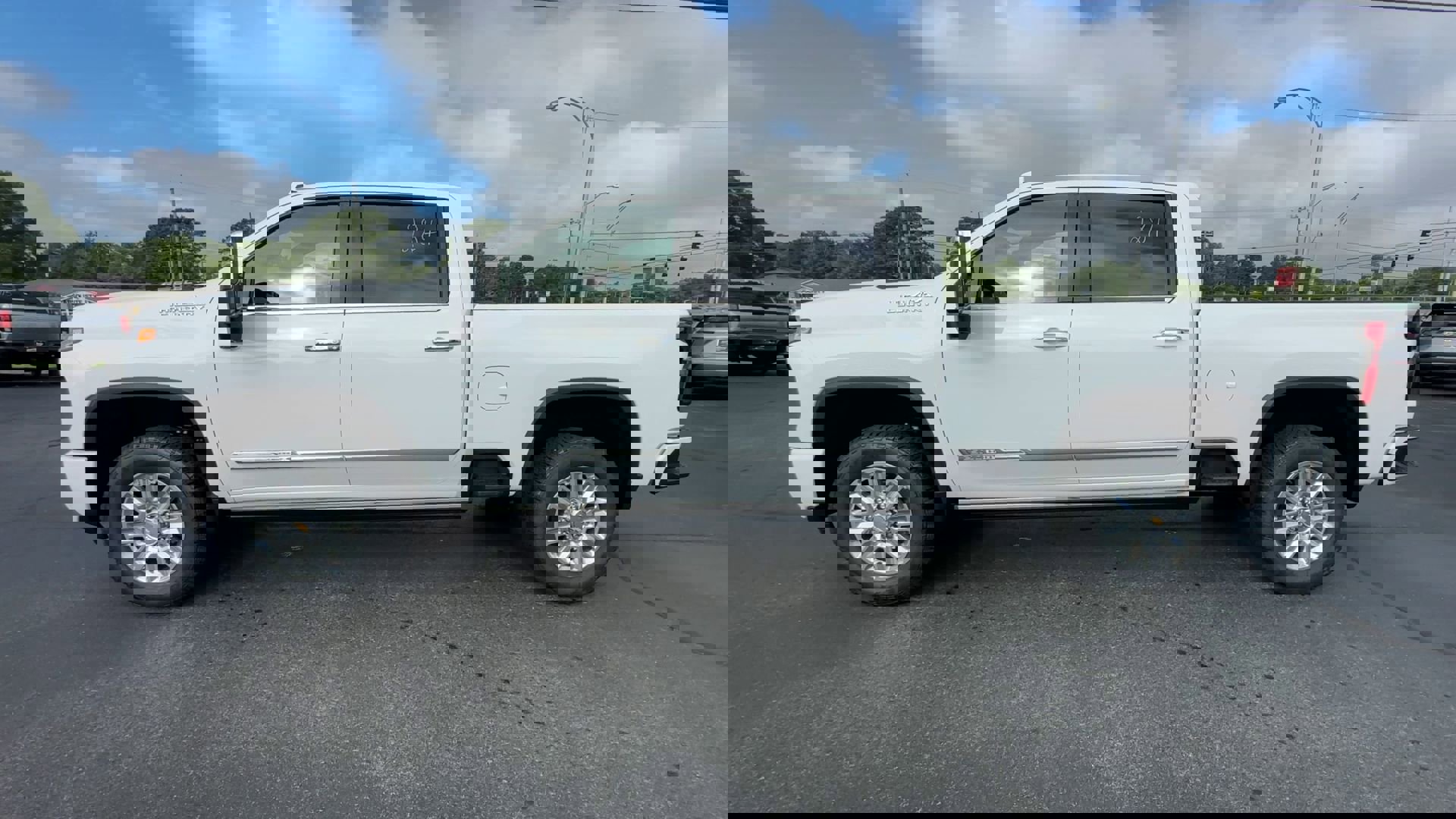 2025 Chevrolet Silverado 2500HD High Country photo 4