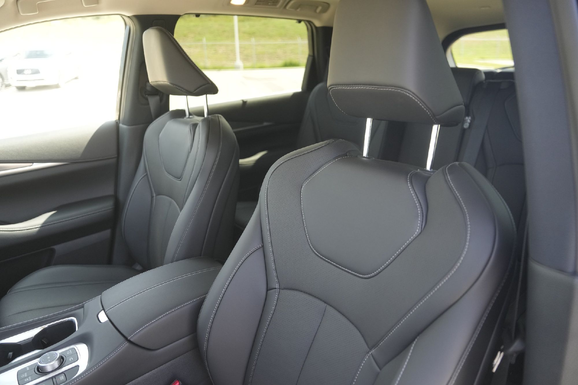2026 Infiniti QX60 Luxe photo 8