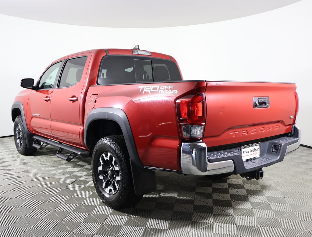 2017 Toyota Tacoma TRD Off-Road photo 4