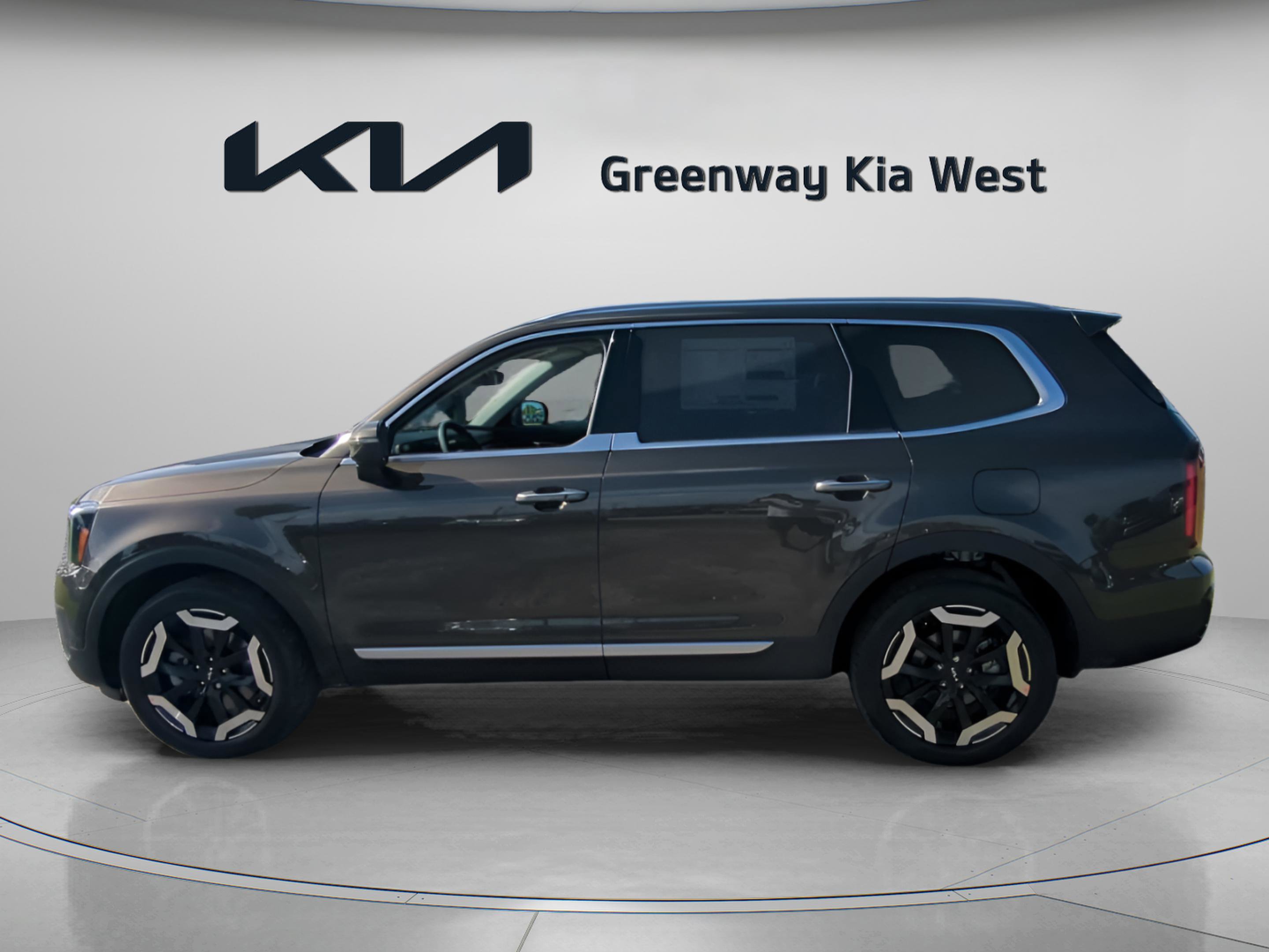 2025 Kia Telluride S photo 2
