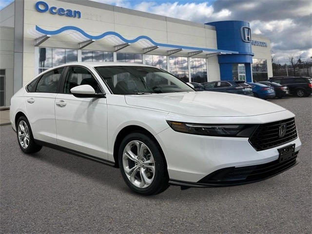 2025 Honda Accord LX photo 6