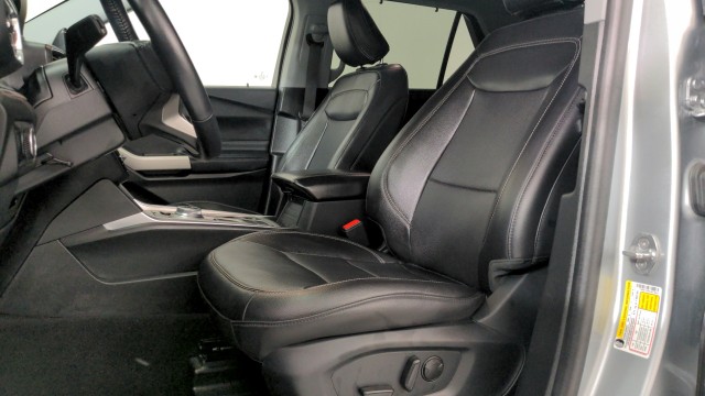 Used 2023 SILVER Ford Limited image 16