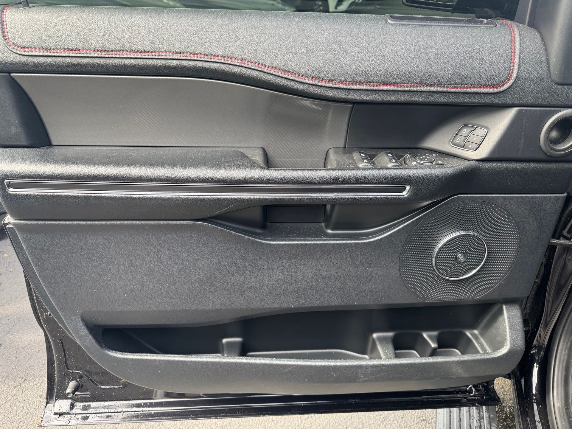 2021 Ford Expedition Limited photo 4