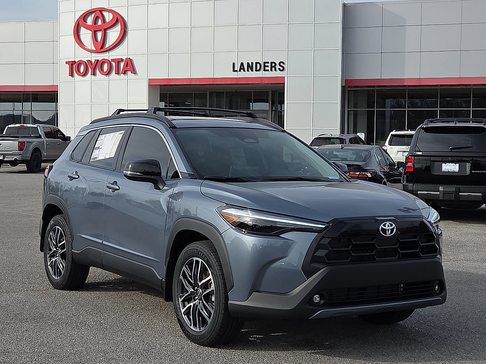 2026 Toyota Corolla Cross XLE's photo