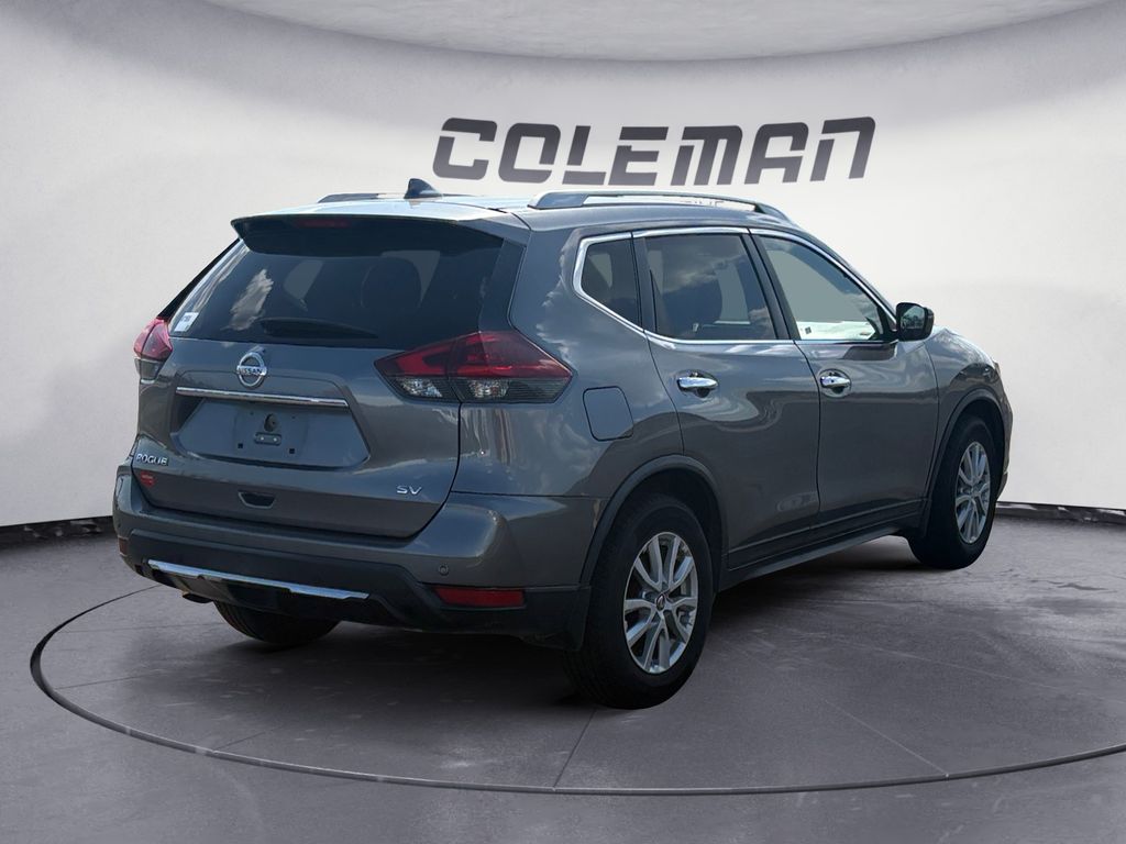 2019 Nissan Rogue SV photo 5