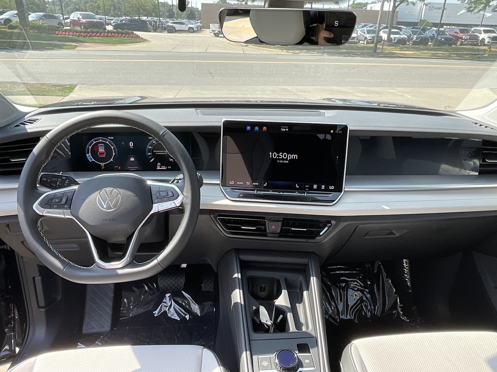 2025 Volkswagen Tiguan SE photo 5