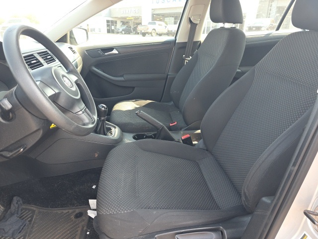 2012 Volkswagen Jetta 2.0 Base photo 9
