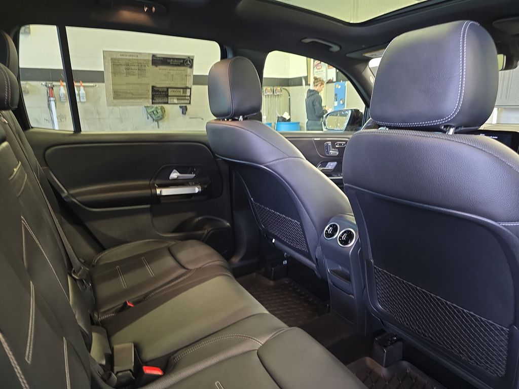 2022 Mercedes Benz GLB AMG 35 photo 11