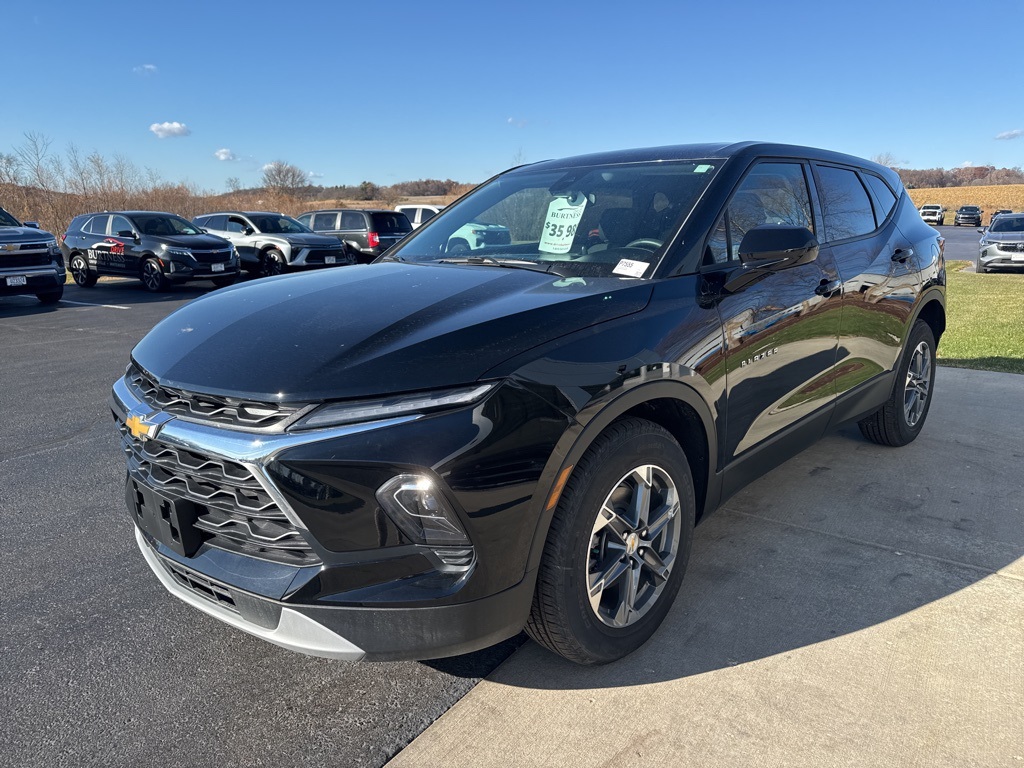 2025 Chevrolet Blazer 2LT photo 3