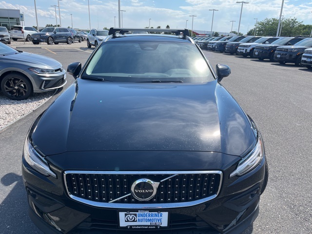 2026 Volvo V60 Cross Country B5 Plus photo 8