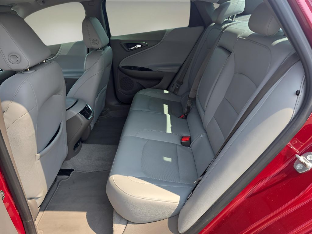 2017 Chevrolet Malibu Premier photo 11