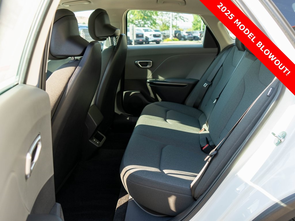 2025 Kia K4 LX photo 11