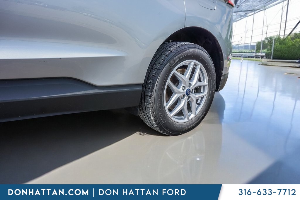 2022 Ford Edge SEL photo 35