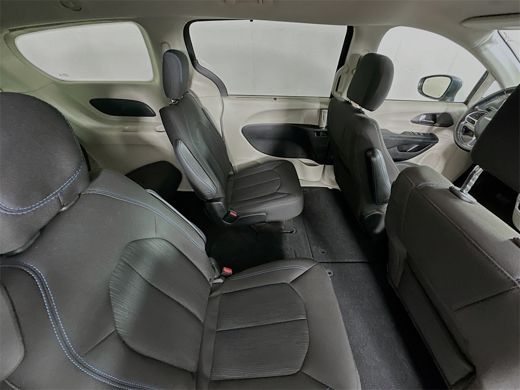 2021 Chrysler Pacifica Touring photo 25
