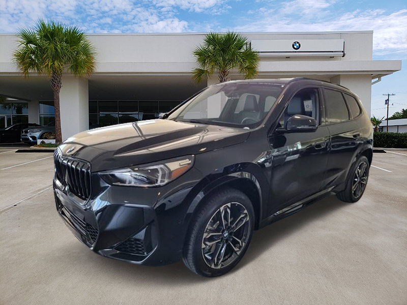 2025 BMW X1 28i's photo