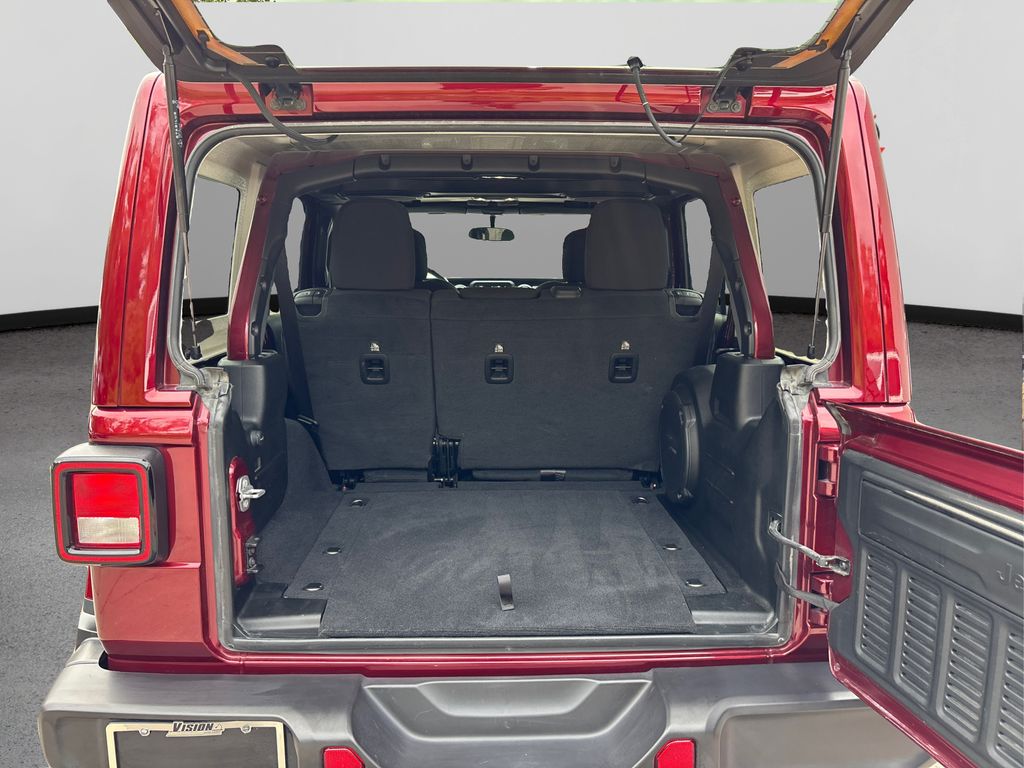 2021 Jeep Wrangler Unlimited Sahara photo 10