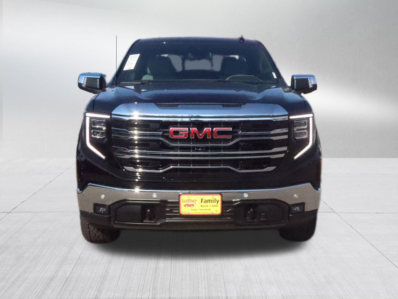 2026 Gmc Sierra SLT photo 2