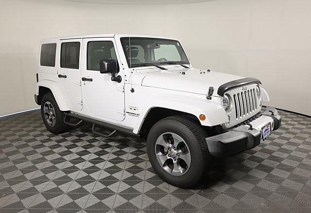 2016 Jeep Wrangler Unlimited Sahara photo 2