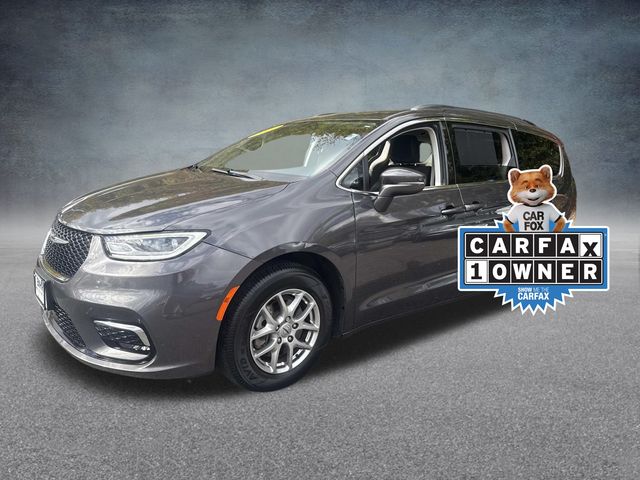 2021 Chrysler Pacifica Touring photo 2
