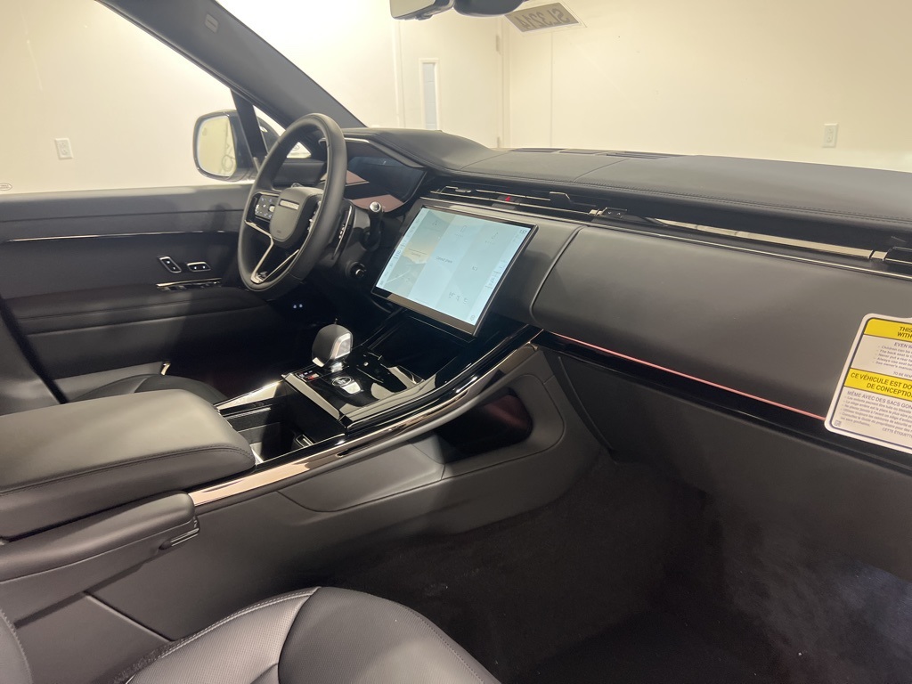 2025 Land Rover Range Rover Sport SE photo 22