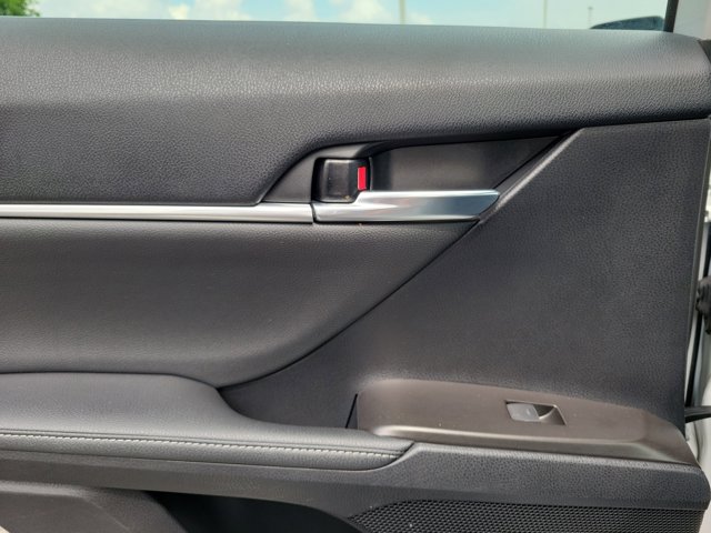 2022 Toyota Camry XSE photo 11