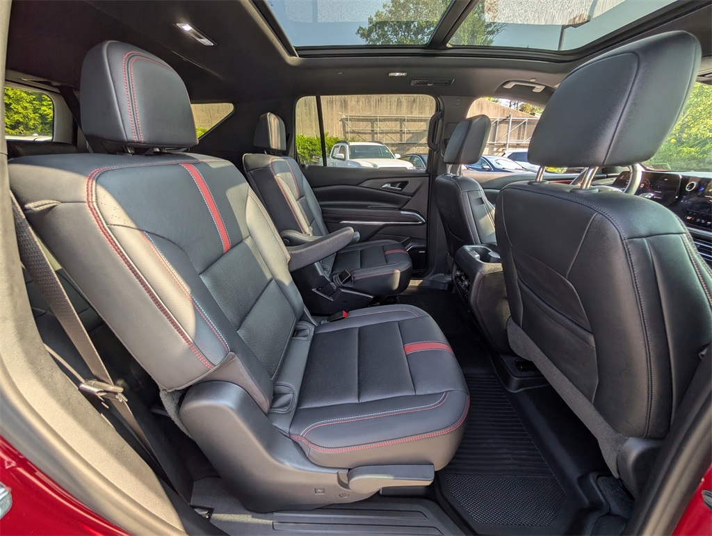 2024 Chevrolet Traverse RS photo 3