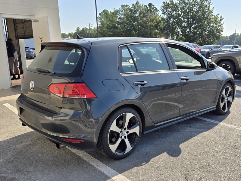 2017 Volkswagen Golf GTI S photo 2