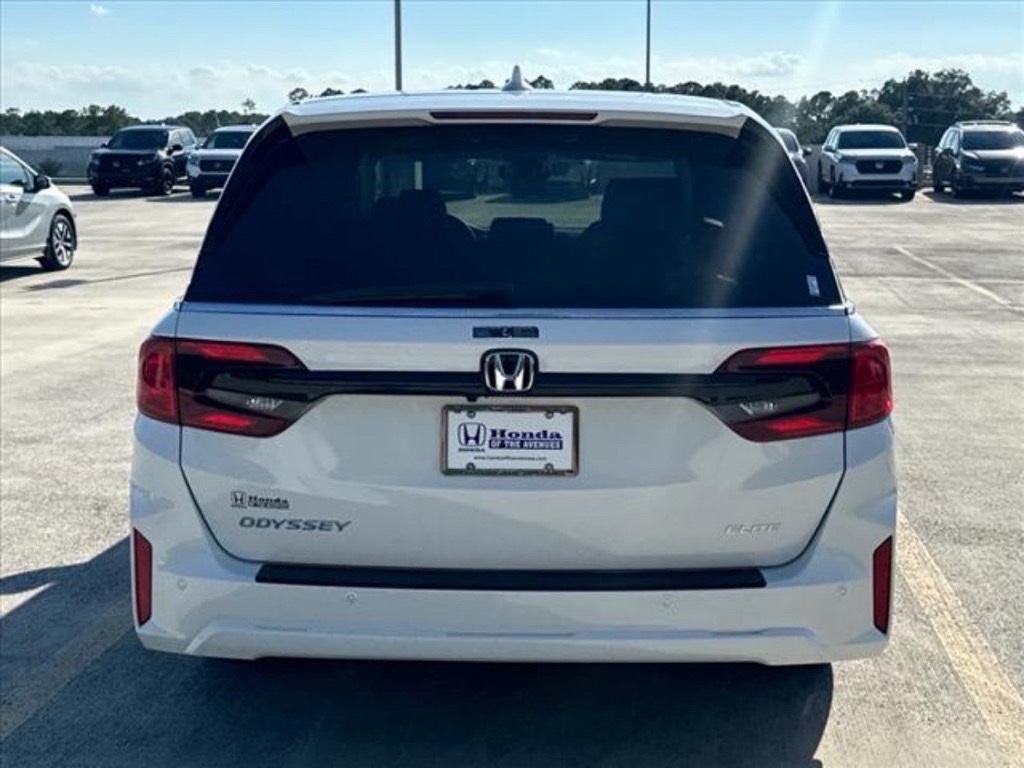 2026 Honda Odyssey Elite photo 6