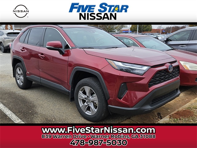 2024 Toyota RAV4 XLE's photo