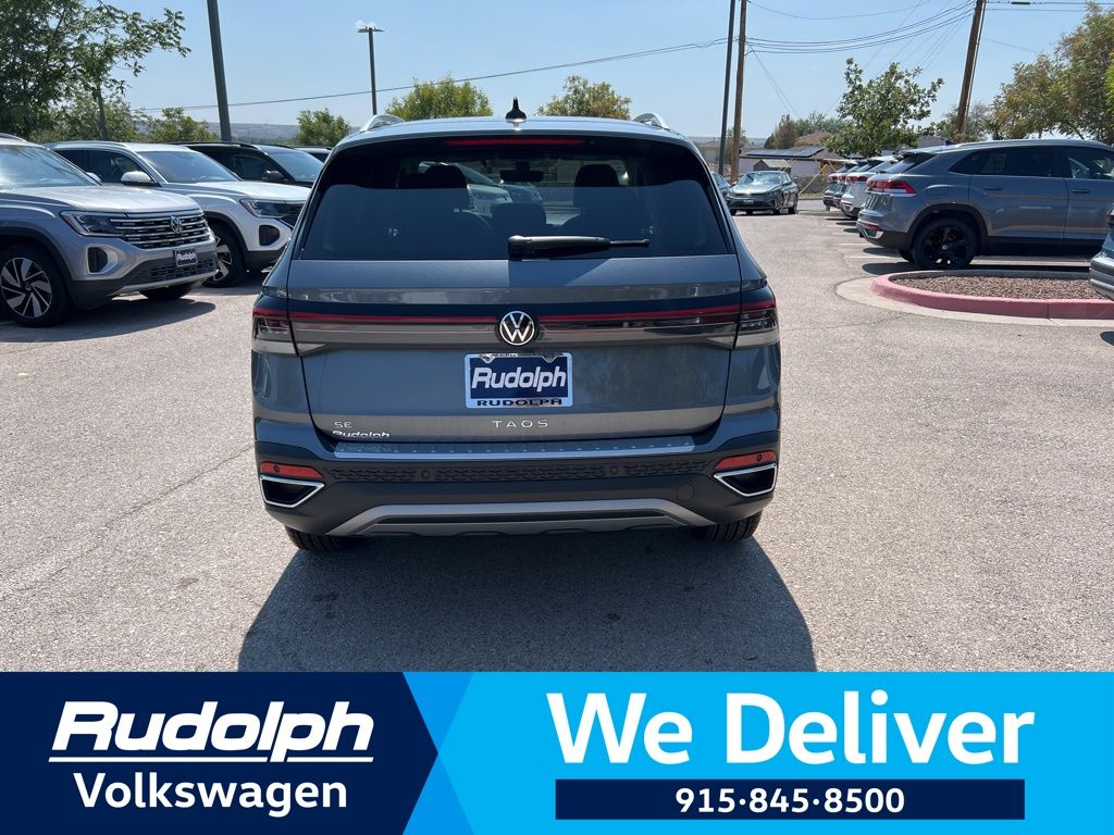 2025 Volkswagen Taos SE photo 4