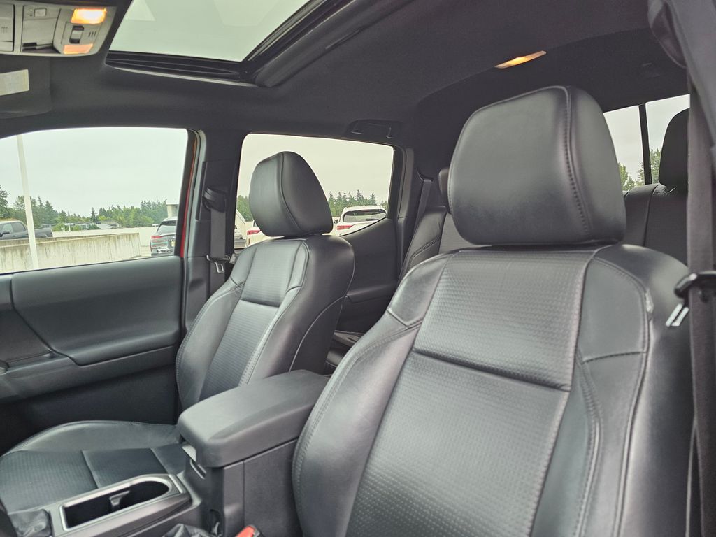 2022 Toyota Tacoma TRD Sport photo 24