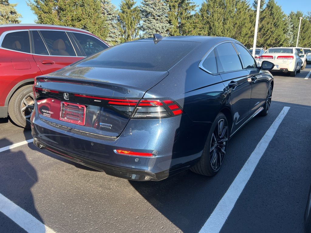 2025 Honda Accord Hybrid Touring photo 3