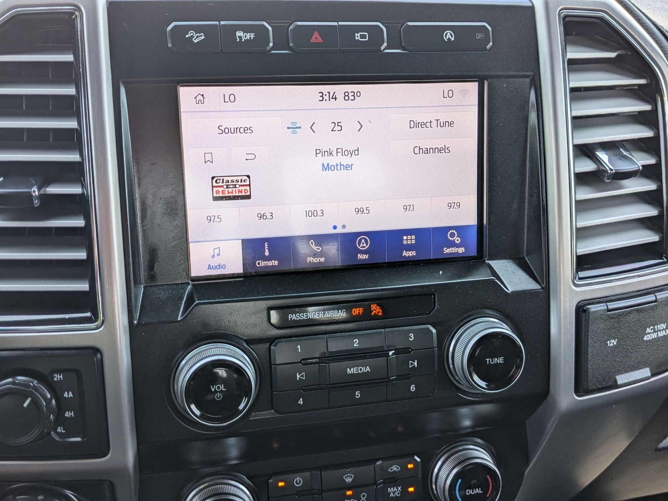 2020 Ford F-150 Platinum photo 18