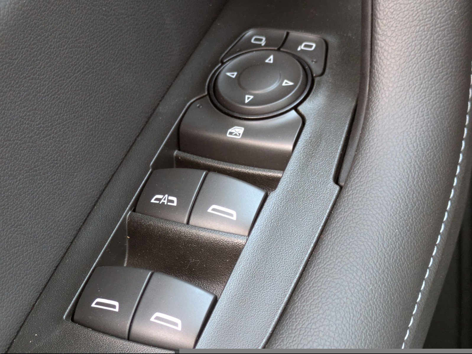 2025 Chevrolet Blazer 2LT photo 21
