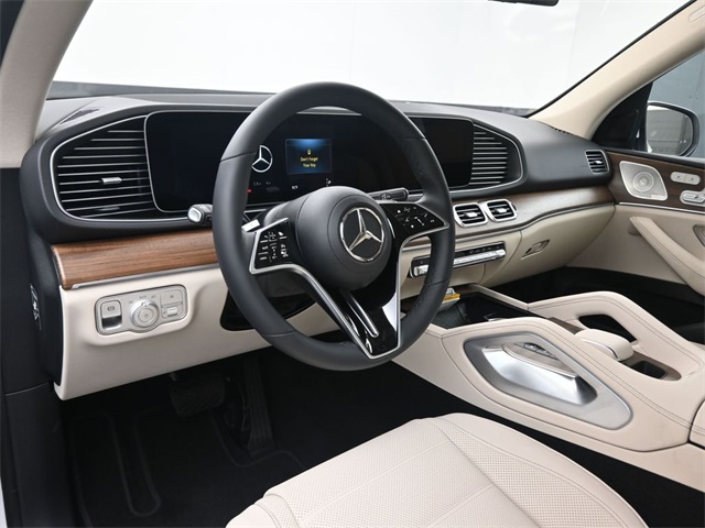 2025 Mercedes Benz GLE 450 4MATIC photo 2