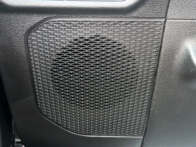 2025 Jeep Wrangler Sahara photo 16