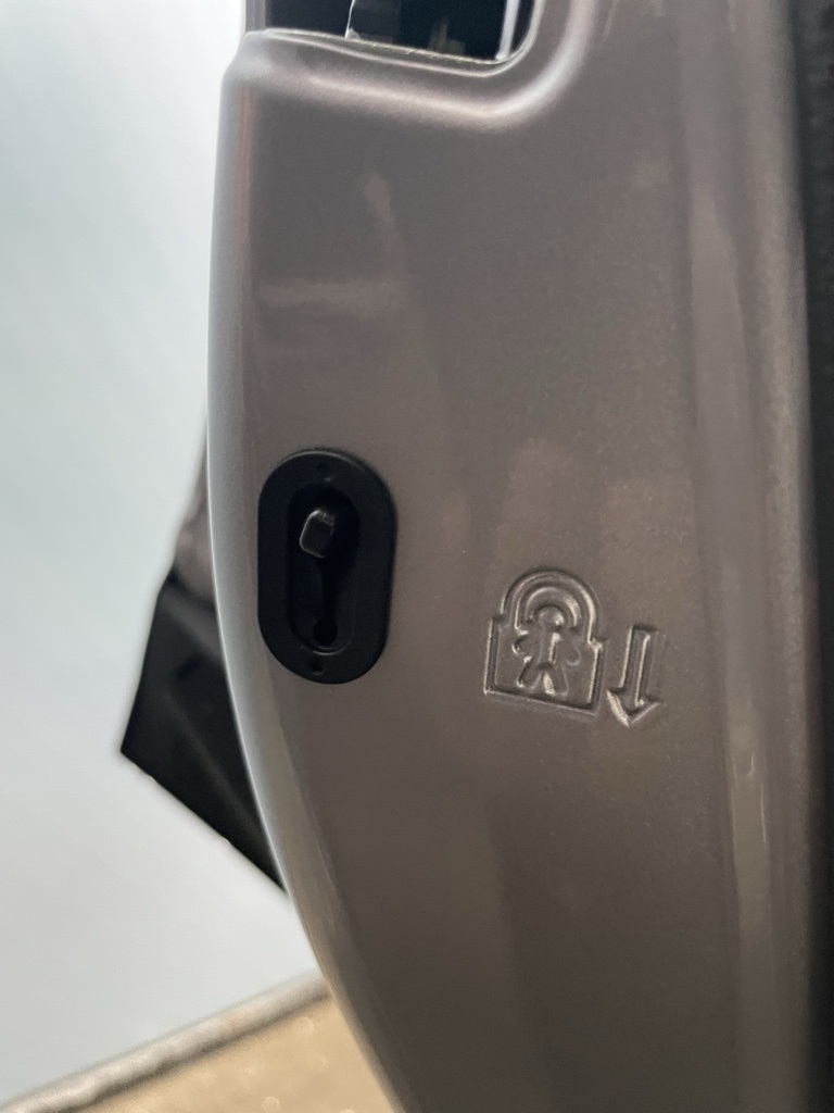 2025 Toyota RAV4 Hybrid XSE photo 27